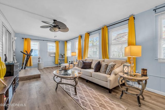 112 Santiago Drive, Toms River, NJ 08757