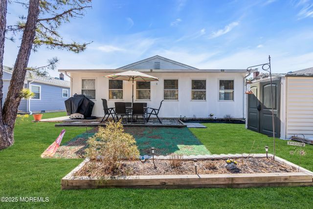112 Santiago Drive, Toms River, NJ 08757