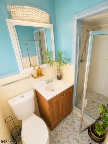 121 Mountain Ave, North Plainfield Boro, NJ 07060