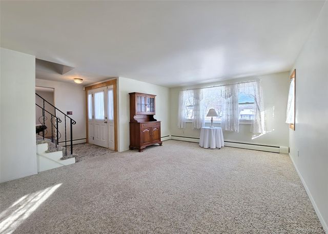 12 Galaxie Lane, Selden, NY 11784