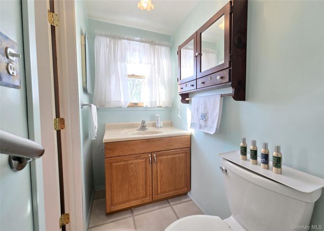 12 Galaxie Lane, Selden, NY 11784