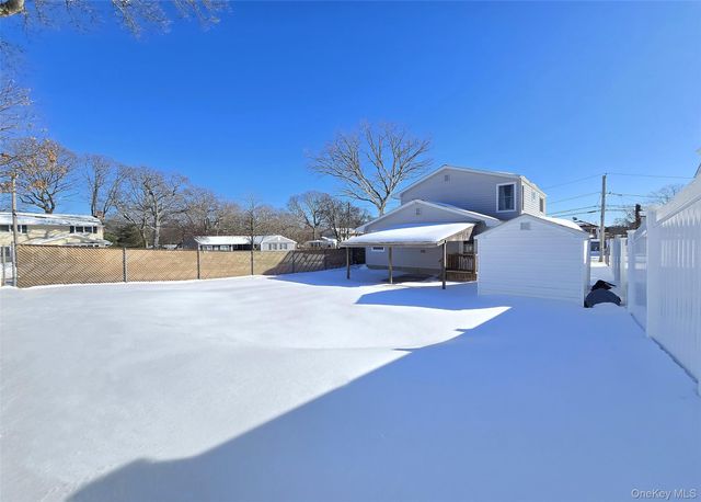 12 Galaxie Lane, Selden, NY 11784