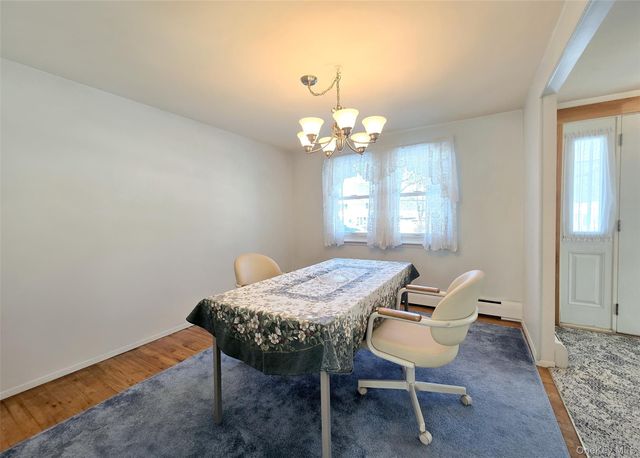 12 Galaxie Lane, Selden, NY 11784