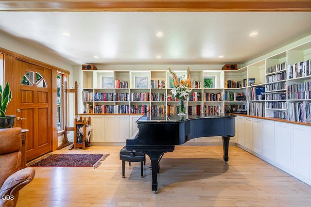 2815 Dead Indian Memorial Road, Ashland, OR 97520