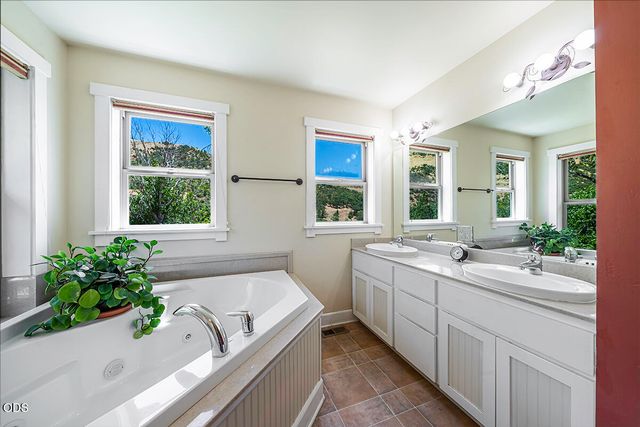 2815 Dead Indian Memorial Road, Ashland, OR 97520
