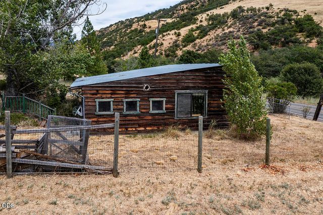 2815 Dead Indian Memorial Road, Ashland, OR 97520