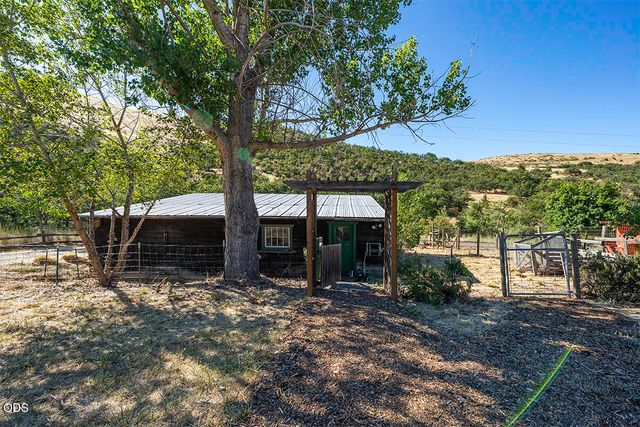 2815 Dead Indian Memorial Road, Ashland, OR 97520