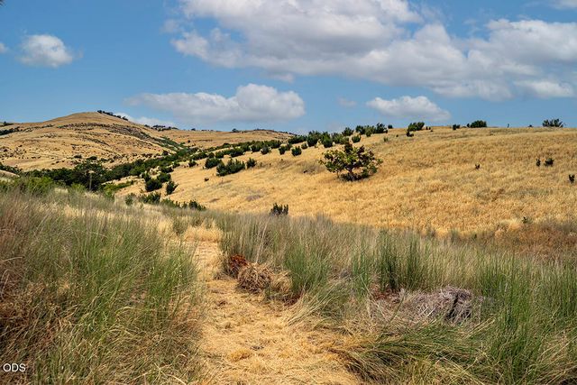 2815 Dead Indian Memorial Road, Ashland, OR 97520