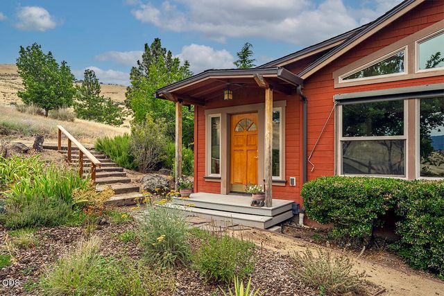 2815 Dead Indian Memorial Road, Ashland, OR 97520