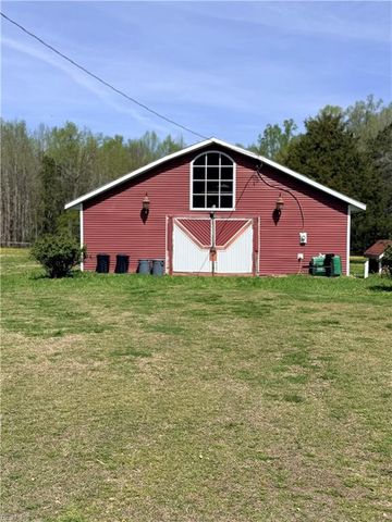 29353 Millfield RD, Wakefield, VA 23888