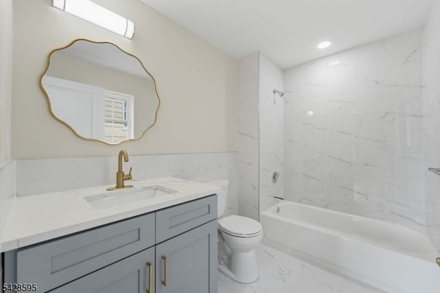 271 Schley St, Newark City, NJ 07112