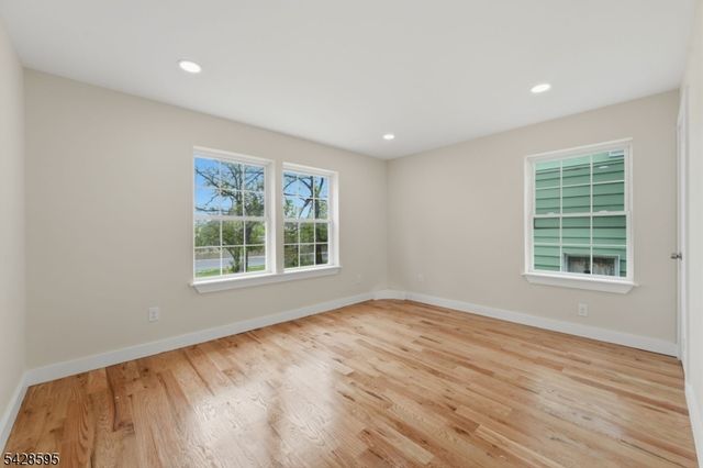 271 Schley St, Newark City, NJ 07112