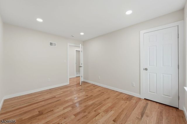 271 Schley St, Newark City, NJ 07112