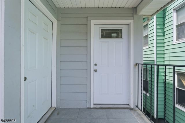 271 Schley St, Newark City, NJ 07112
