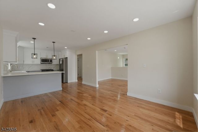 271 Schley St, Newark City, NJ 07112
