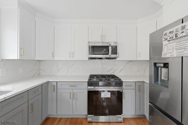 271 Schley St, Newark City, NJ 07112