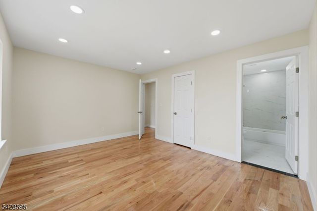 271 Schley St, Newark City, NJ 07112