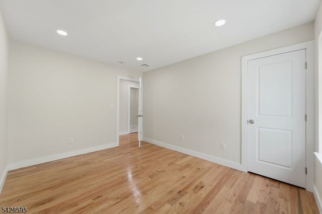 271 Schley St, Newark City, NJ 07112