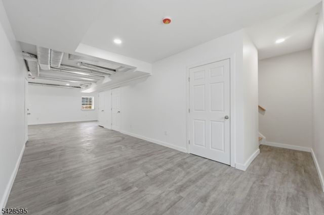 271 Schley St, Newark City, NJ 07112