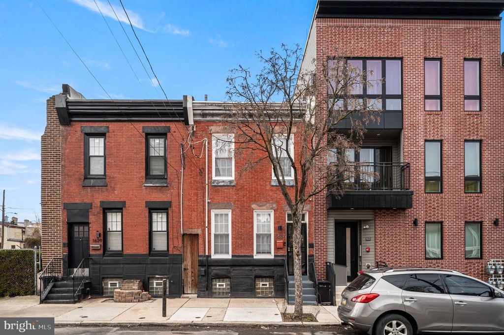 1627 W THOMPSON ST, Philadelphia, PA 19121