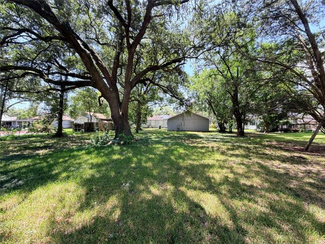 1904 Wright Boulevard, Baytown, TX 77520
