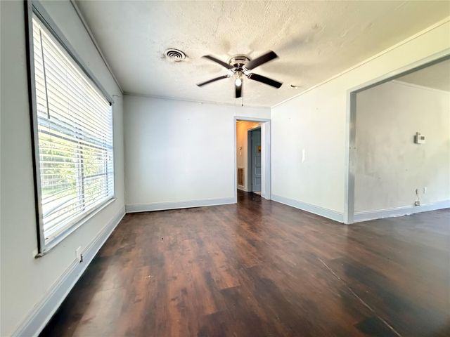 1904 Wright Boulevard, Baytown, TX 77520
