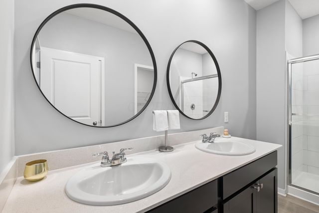 140 Oak Valley Court, Newark, OH 43055