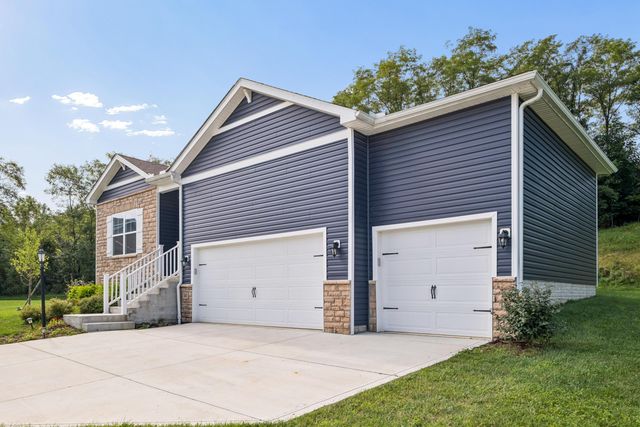 140 Oak Valley Court, Newark, OH 43055