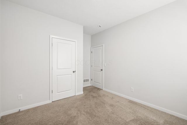 140 Oak Valley Court, Newark, OH 43055