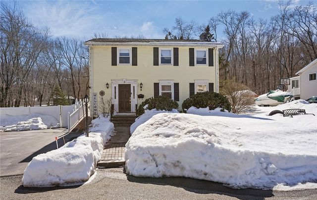 2 Marian Lane, Woonsocket, RI 02895