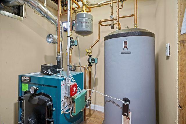 2 Marian Lane, Woonsocket, RI 02895