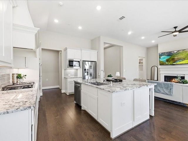 10706 Painted Crescent Court, Cypress, TX 77433