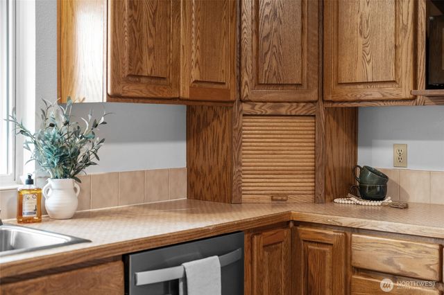 807 Wayne Drive, Centralia, WA 98531