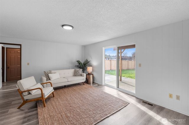 807 Wayne Drive, Centralia, WA 98531