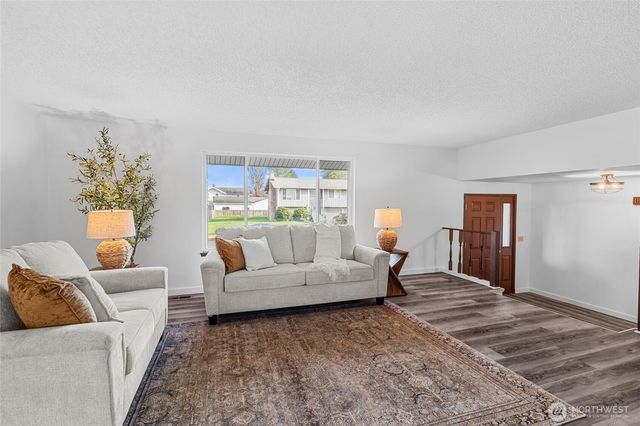 807 Wayne Drive, Centralia, WA 98531