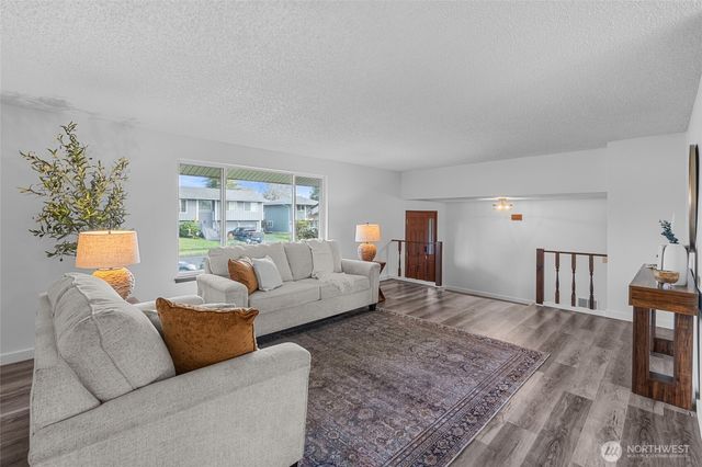 807 Wayne Drive, Centralia, WA 98531