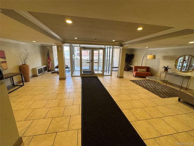 750 Shore Road 4N, Long Beach, NY 11561