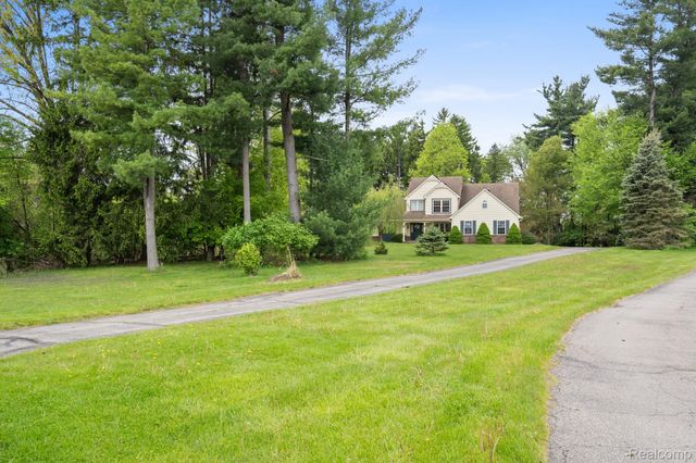 3079 Island Hills Drive, Dexter Township, MI 48130