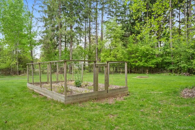3079 Island Hills Drive, Dexter Township, MI 48130