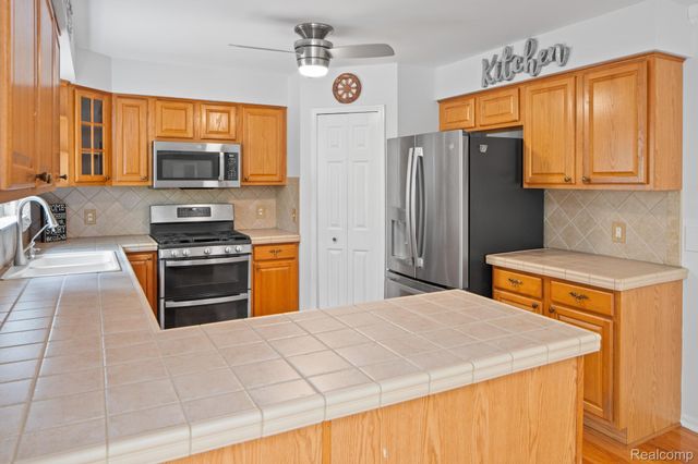3079 Island Hills Drive, Dexter Township, MI 48130