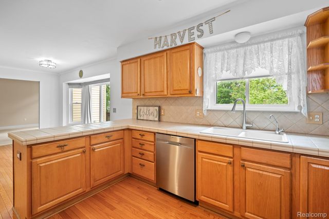 3079 Island Hills Drive, Dexter Township, MI 48130