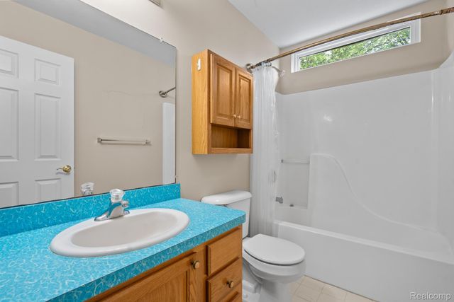 3079 Island Hills Drive, Dexter Township, MI 48130