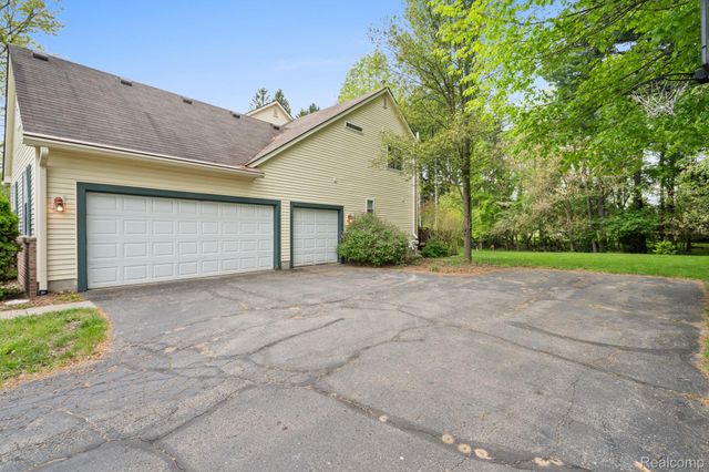 3079 Island Hills Drive, Dexter Township, MI 48130