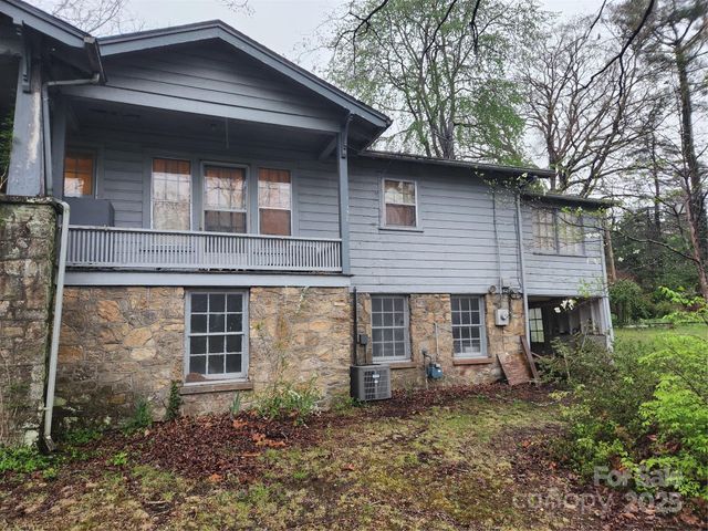 515 3rd Avenue, Hendersonville, NC 28739