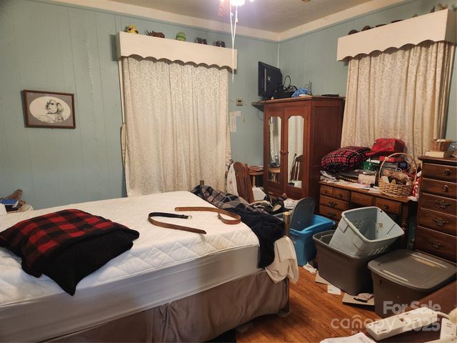 515 3rd Avenue, Hendersonville, NC 28739