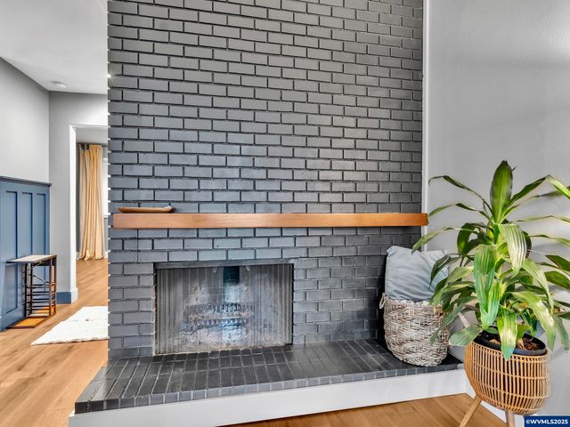 2451 Crestview Dr S, Salem, OR 97302