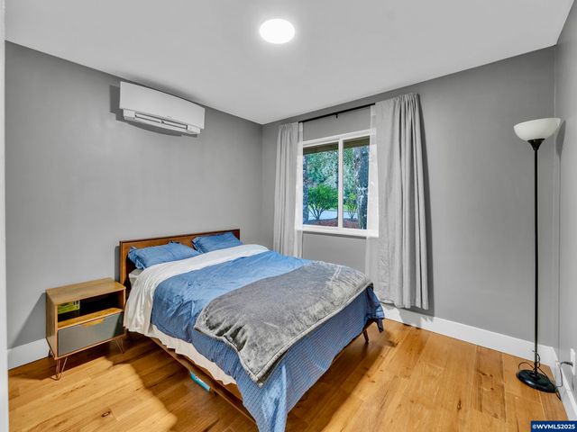 2451 Crestview Dr S, Salem, OR 97302