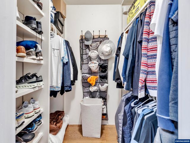 2451 Crestview Dr S, Salem, OR 97302