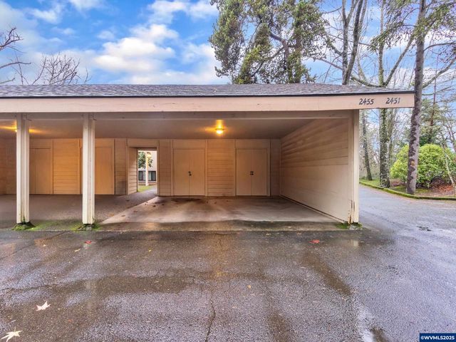 2451 Crestview Dr S, Salem, OR 97302