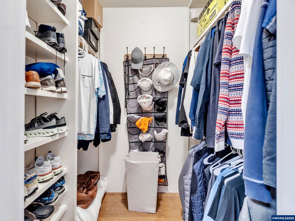 Image 30 of property listing at 2451 Crestview Dr S, Salem, OR 97302